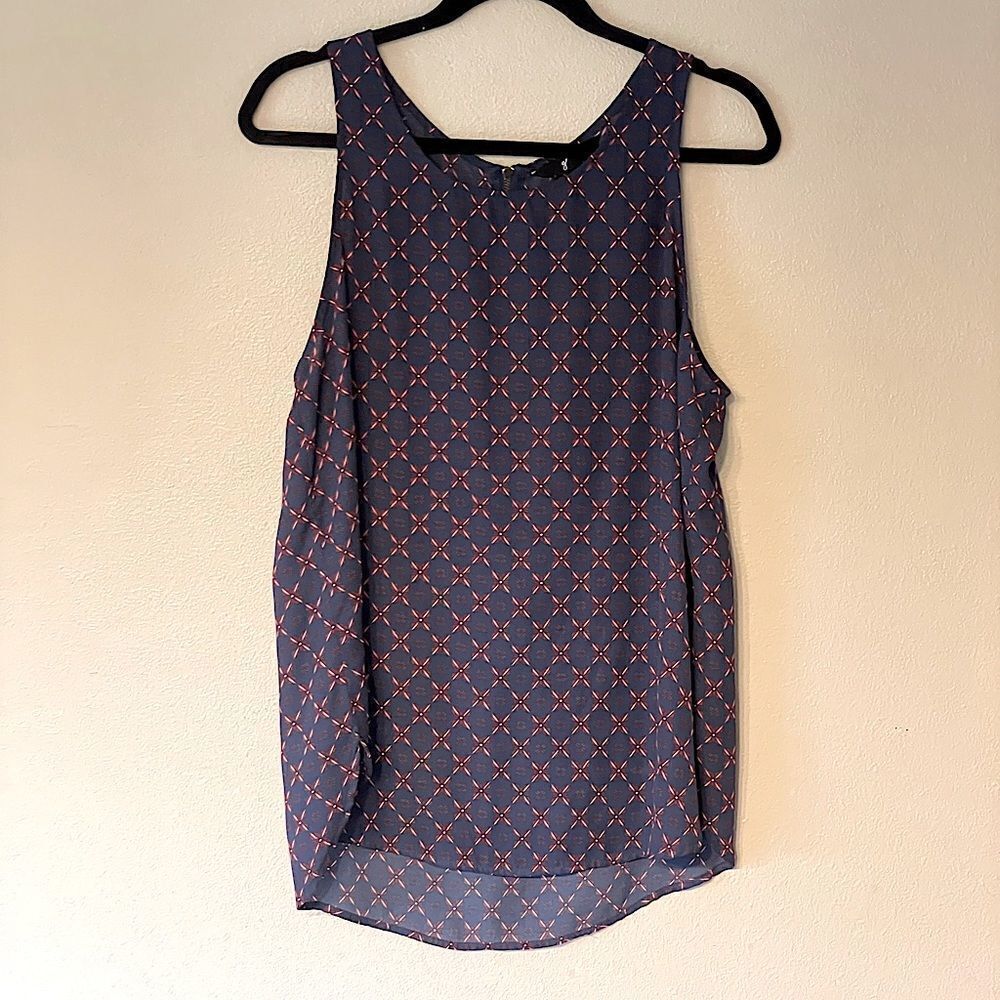 GNW Navy/Red/White Sleevless Blouse. Size Large.